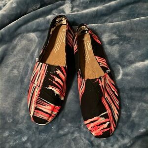 TOM’S Women’s Flats!  NWOT size 10!  Neon and Glow in the Dark!